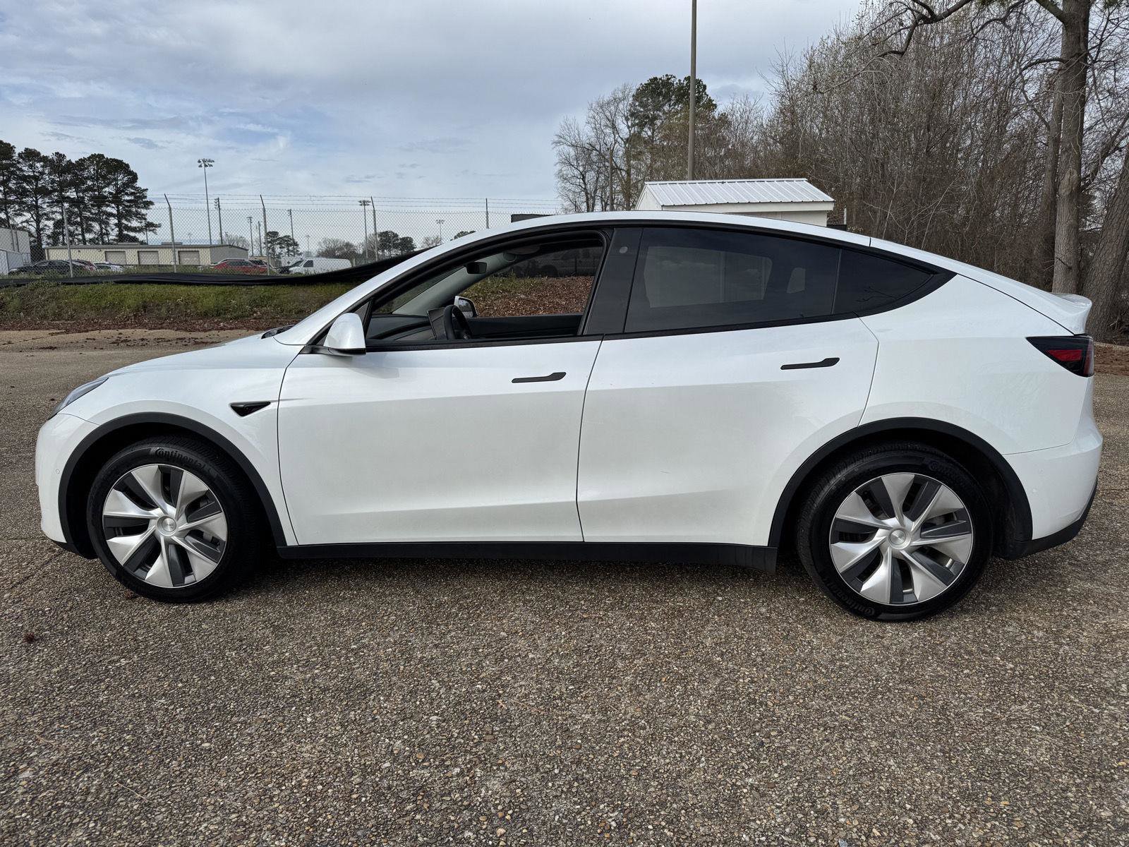 Used 2020 Tesla Model Y Long Range image 8