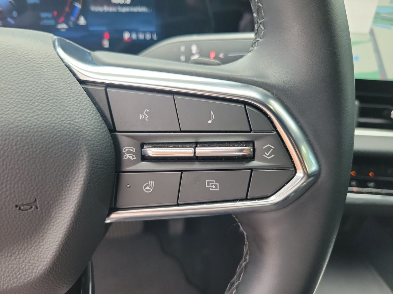 Used 2026 Chevrolet Equinox LT FWD image 19
