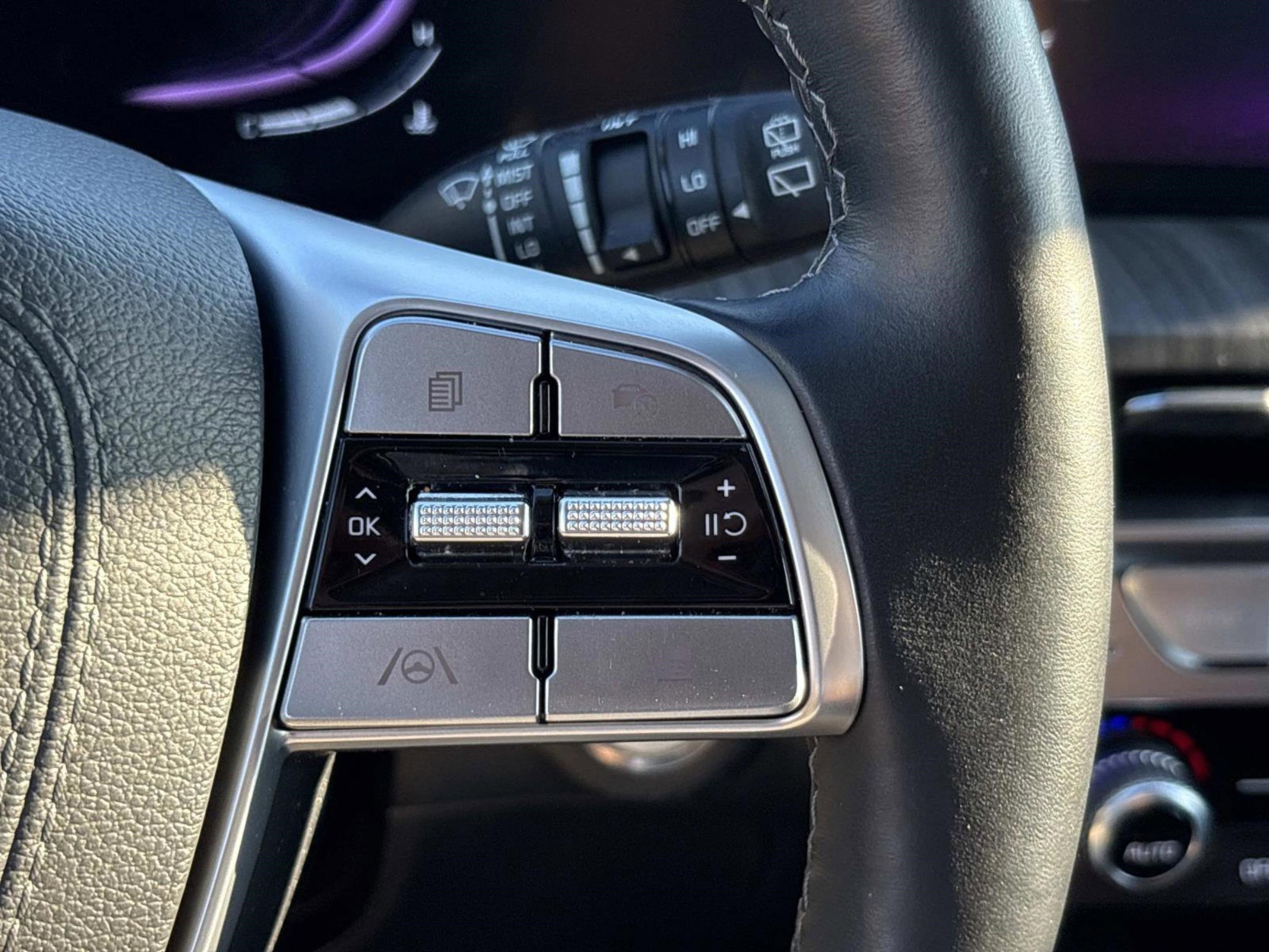 Used 2025 Kia Telluride EX image 25