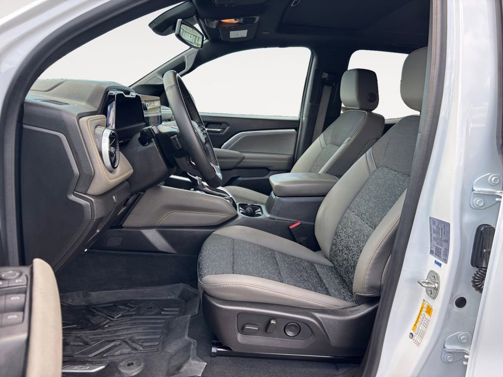 Used 2024 Chevrolet Colorado ZR2 w/ Technology Package image 18