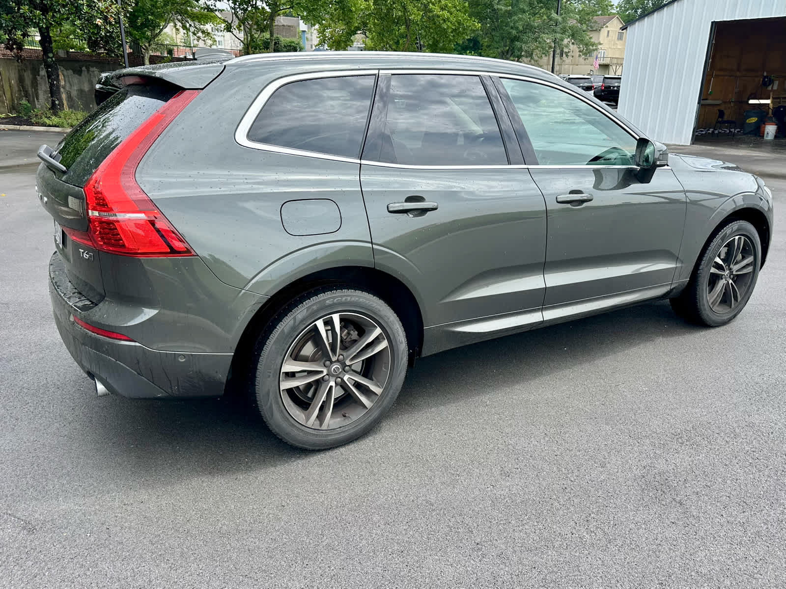 Used 2019 Volvo XC60 T6 Momentum w/ Multimedia Package AWD/4WD image 5