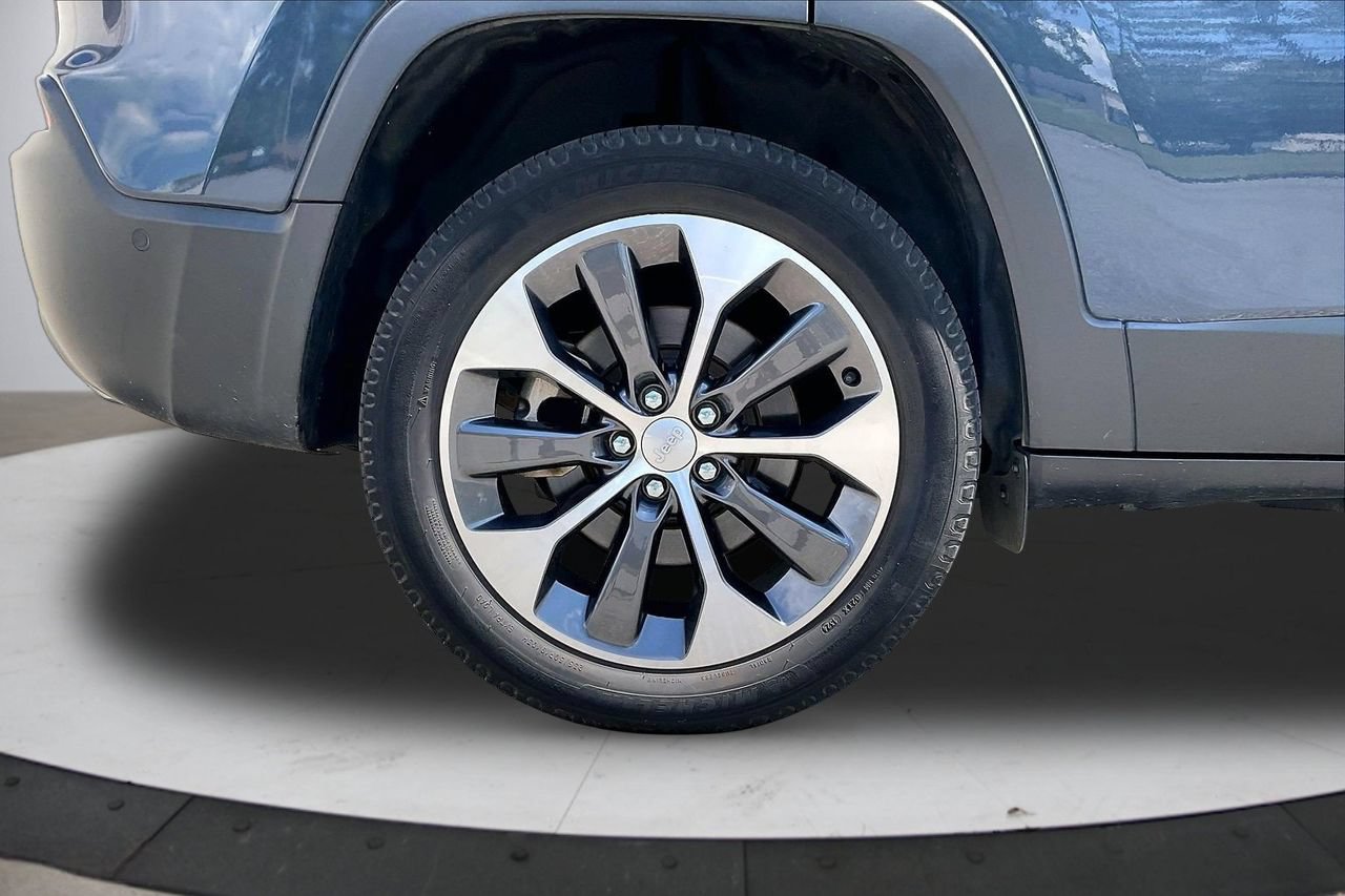 Certified 2022 Jeep Cherokee Limited w/ Elite Package AWD/4WD image 37