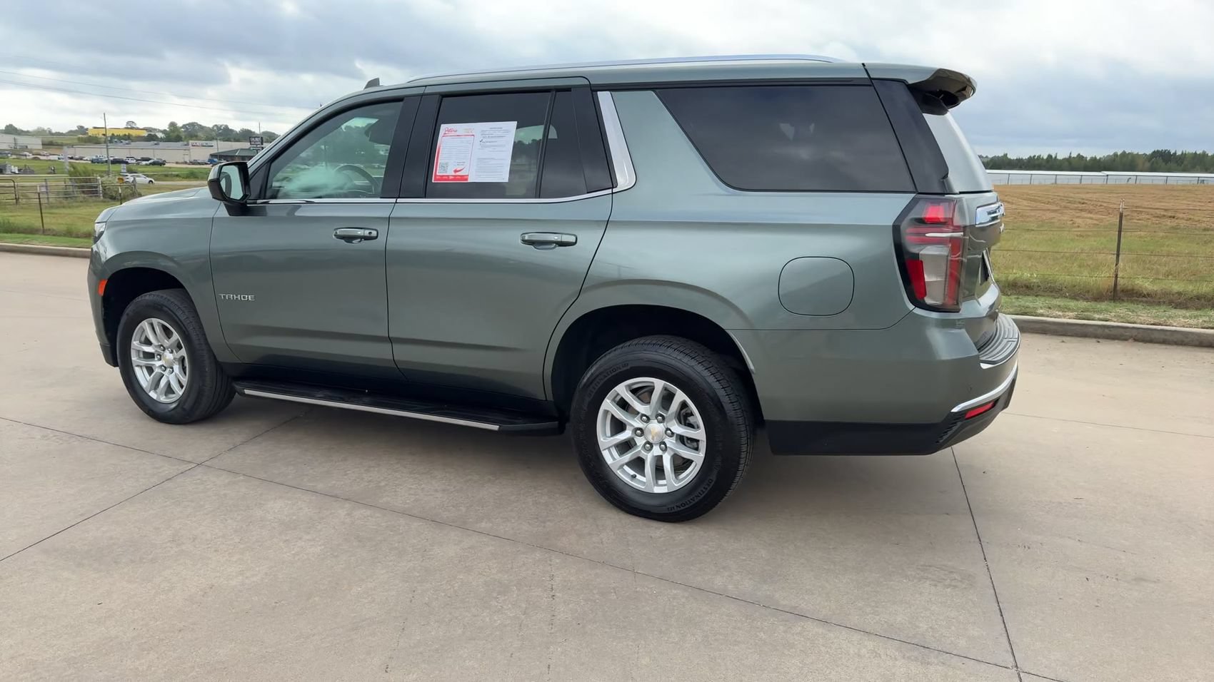 Used 2024 Chevrolet Tahoe LT RWD image 7