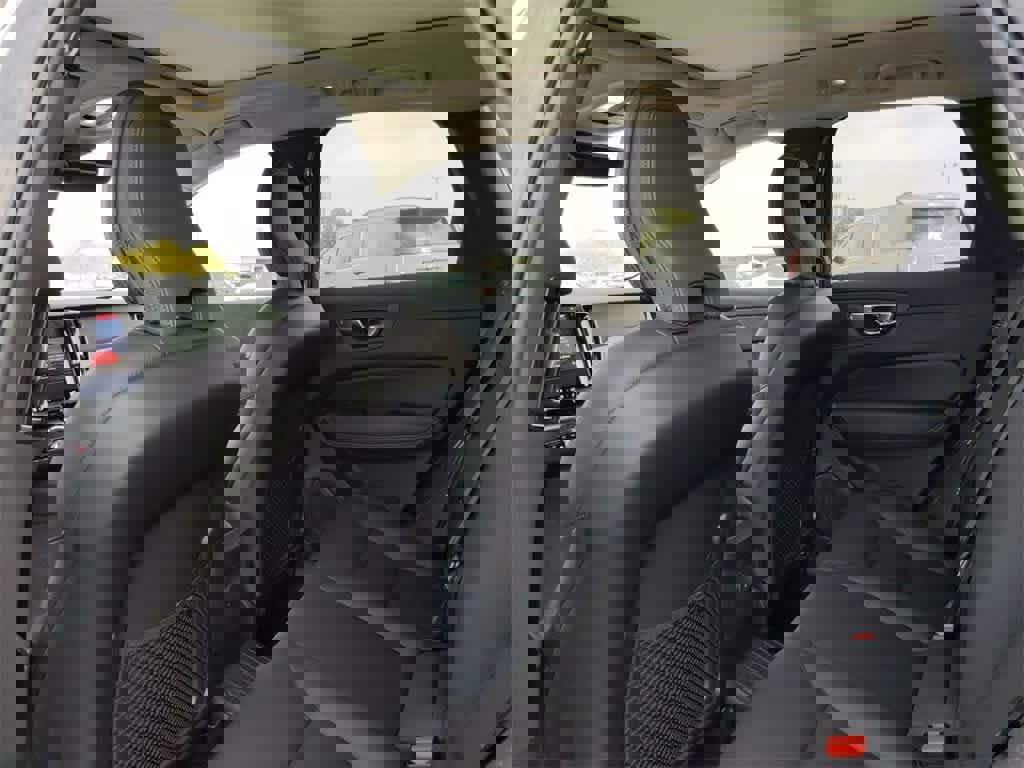 Used 2025 Volvo XC60 T8 Plus w/ Protection Package Premier image 15