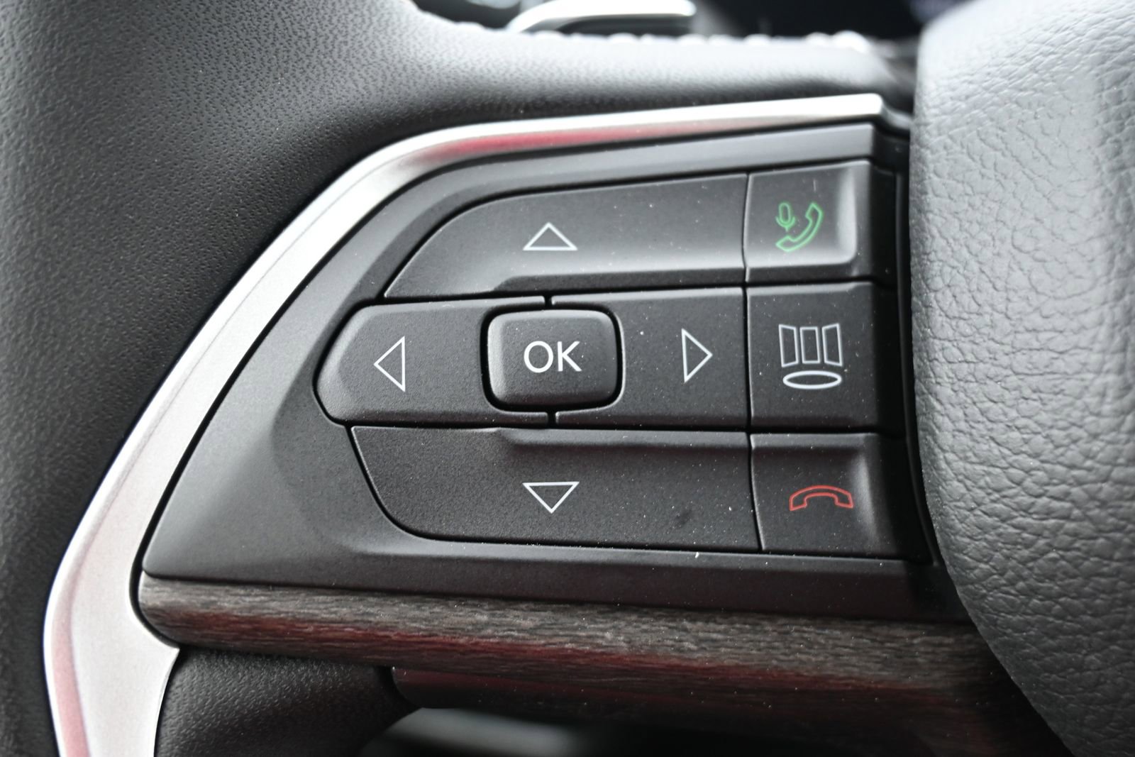 New 2026 Jeep Grand Cherokee L Limited image 9