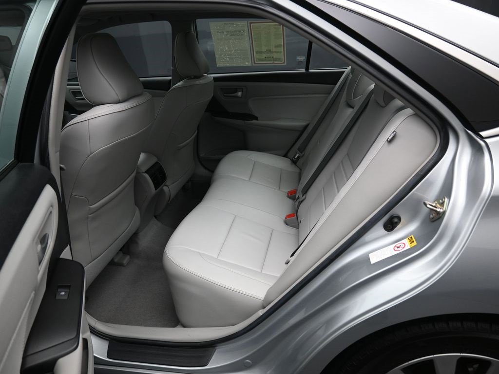 Used 2016 Toyota Camry XLE image 30