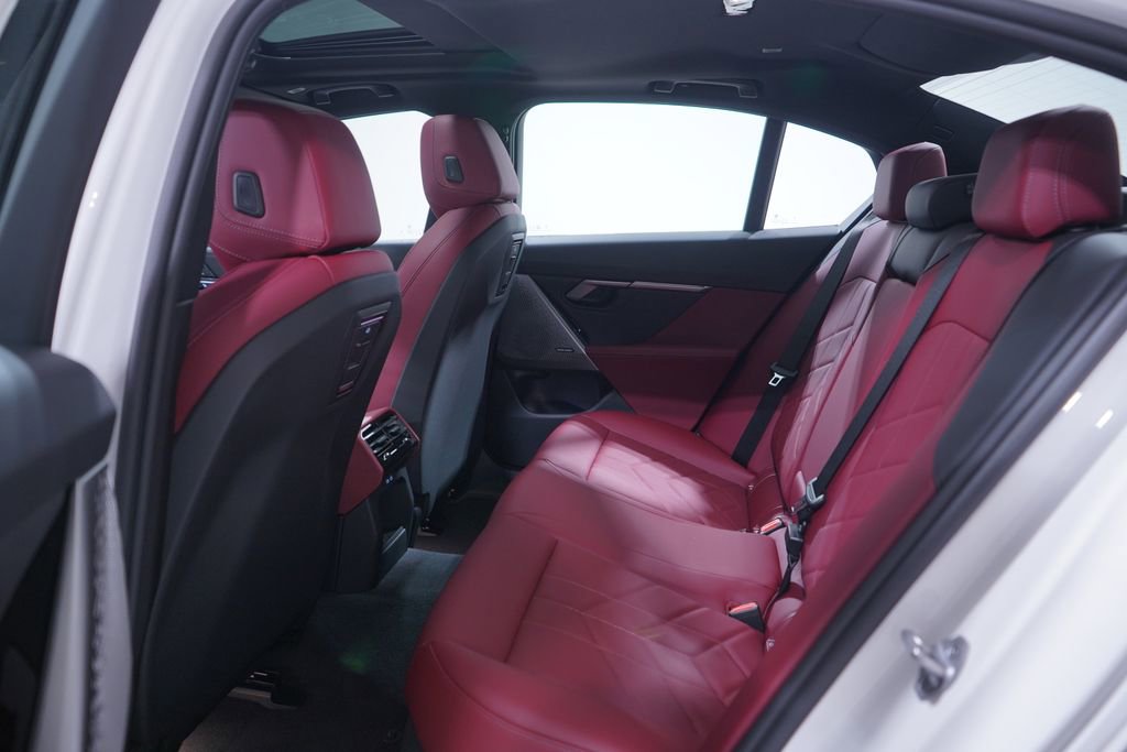 New 2026 BMW i5 eDrive40 w/ M Sport Package image 9