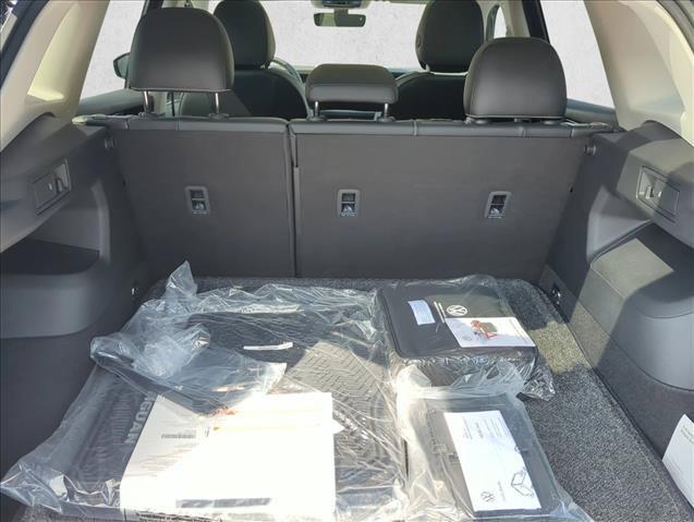 New 2026 Volkswagen Tiguan SE FWD image 7