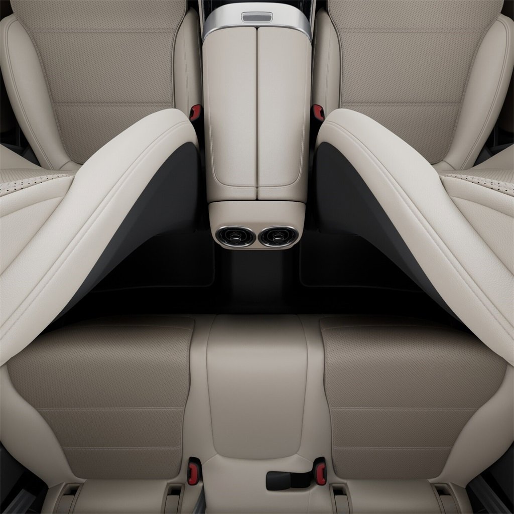 Used 2025 Mercedes-Benz GLC 300 4MATIC image 42