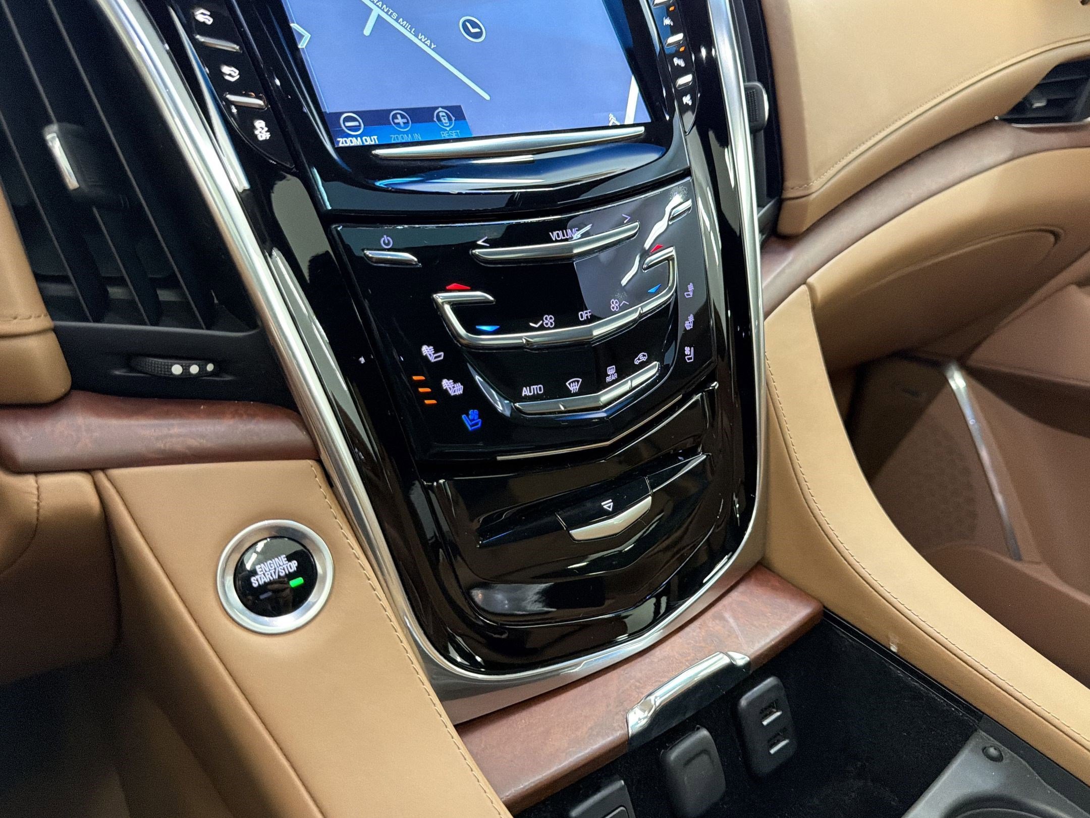 Used 2017 Cadillac Escalade Platinum RWD image 33