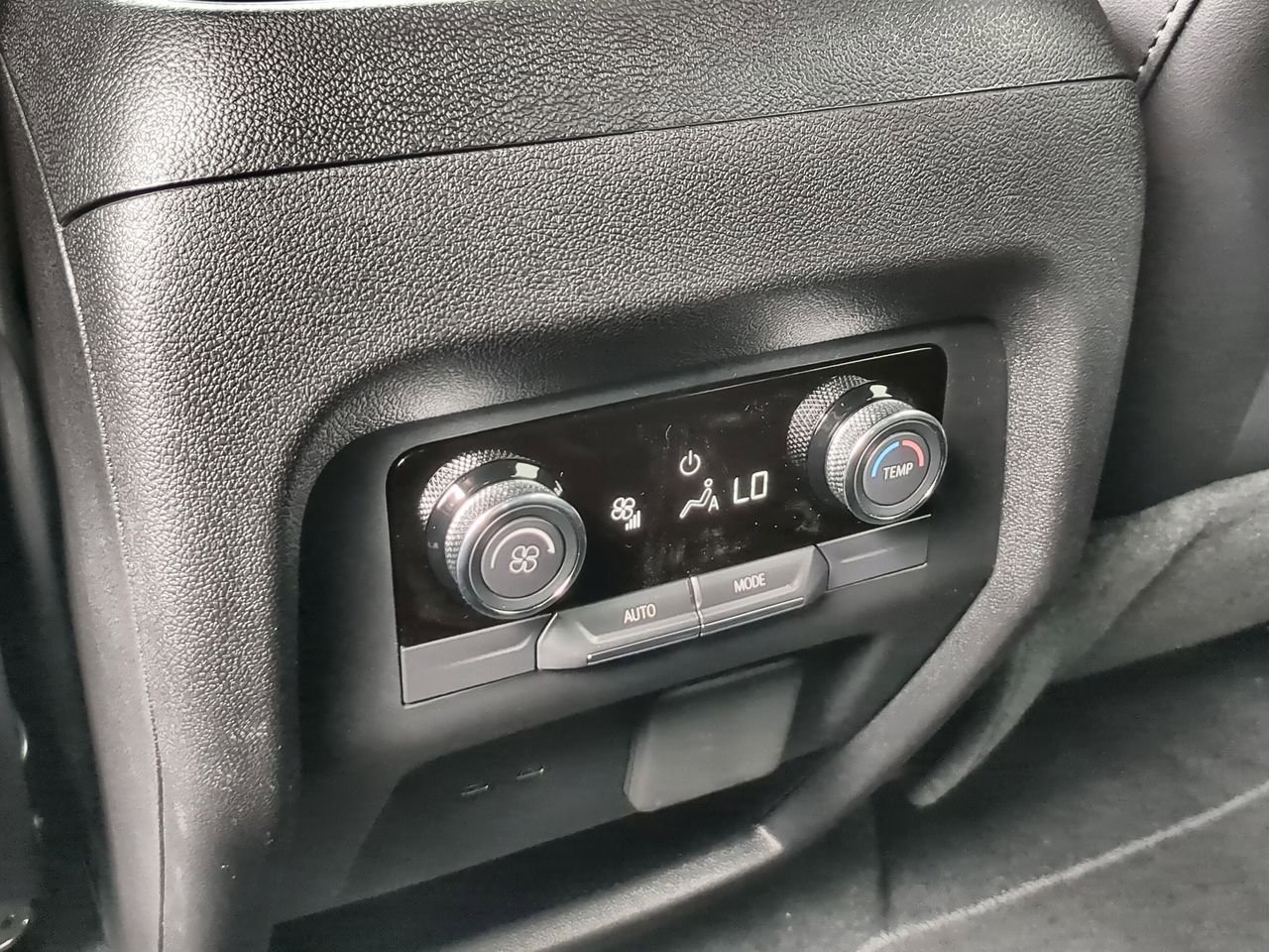 New 2026 Buick Enclave Sport Touring w/ Power Package image 21