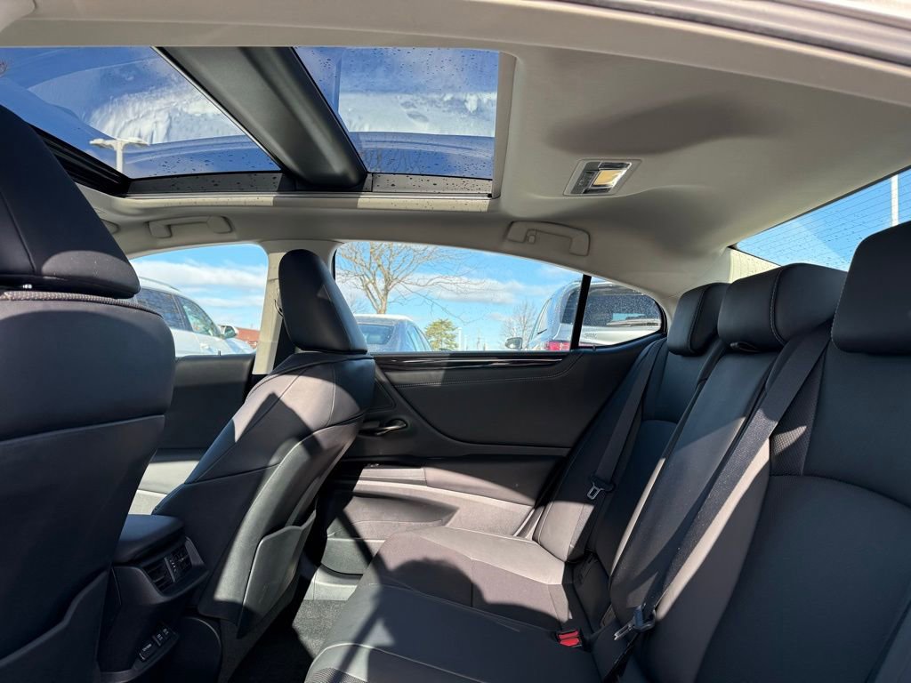 Used 2021 Lexus ES 350 350 w/ Premium Package image 15