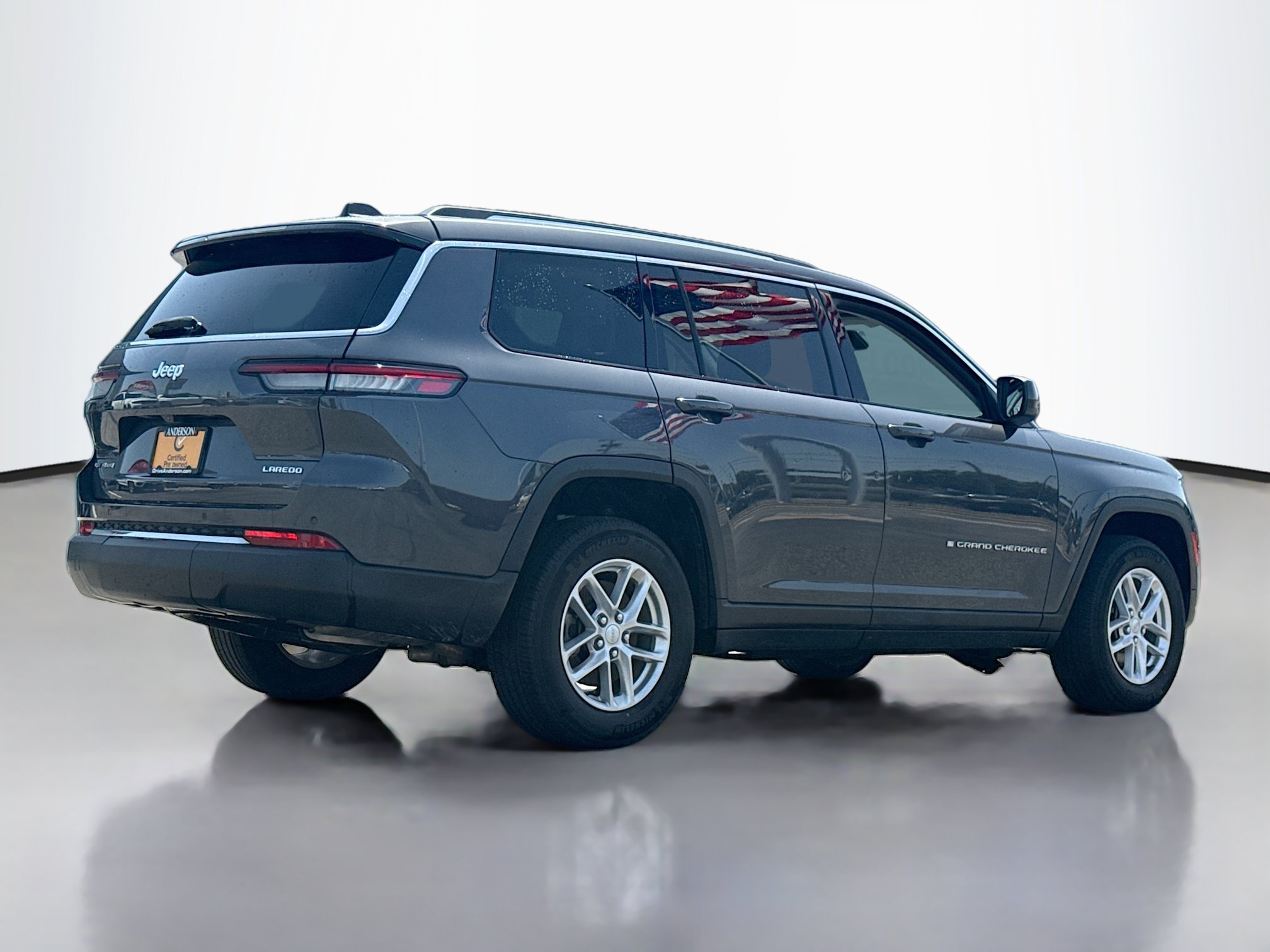 Used 2023 Jeep Grand Cherokee L Laredo w/ Luxury Tech Group I AWD/4WD image 2