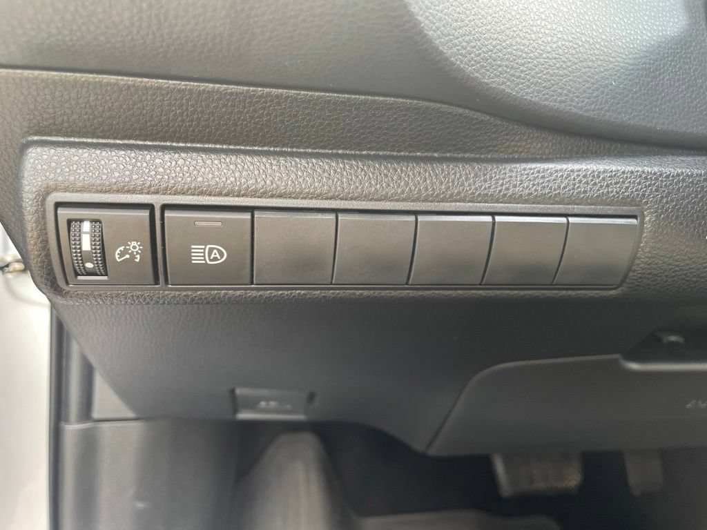 Used 2023 Toyota Corolla XSE FWD image 15