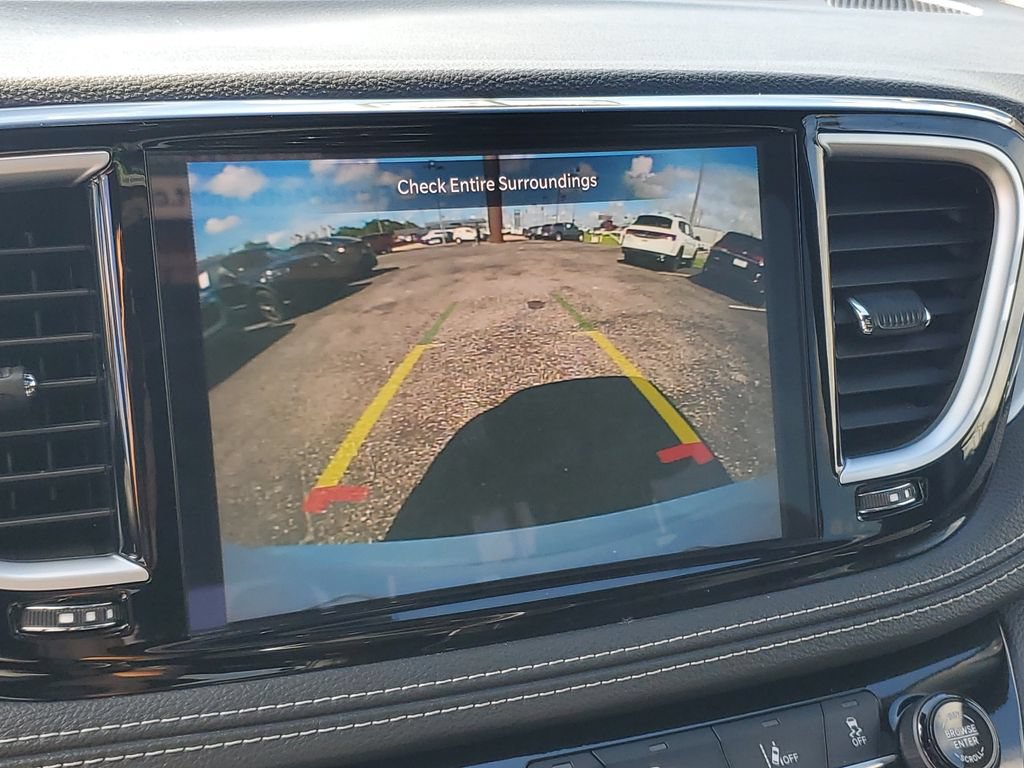 Used 2026 Chrysler Pacifica Limited FWD image 18