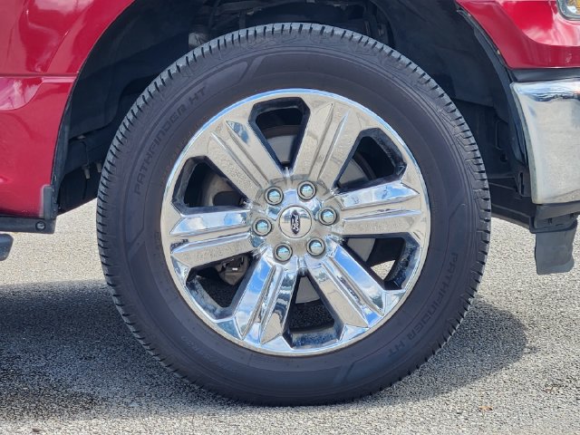 Used 2015 Ford F150 XLT w/ Equipment Group 302A Luxury AWD/4WD image 11