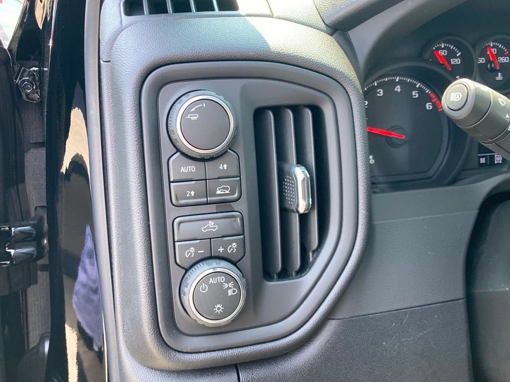 New 2026 Chevrolet Silverado 1500 Custom w/ Turbomax Blackout Package AWD/4WD image 18