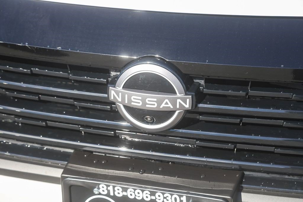 New 2026 Nissan Kicks SR w/ Interior Electronics Package FWD image 5