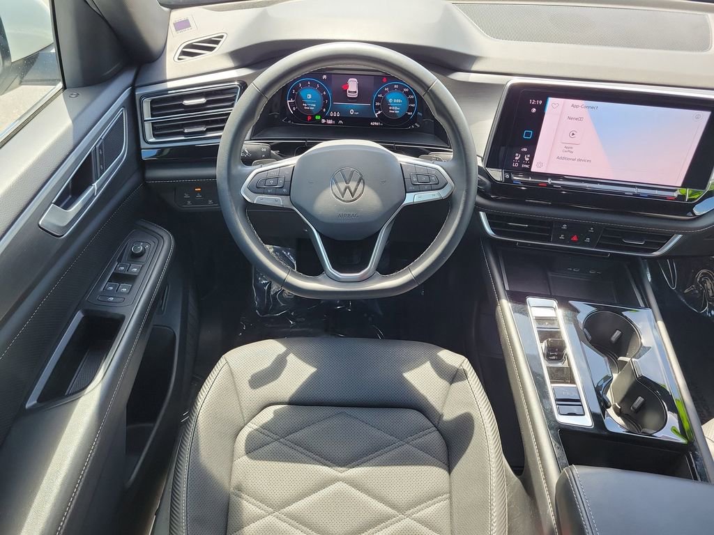 Used 2024 Volkswagen Atlas Cross Sport SE FWD image 14