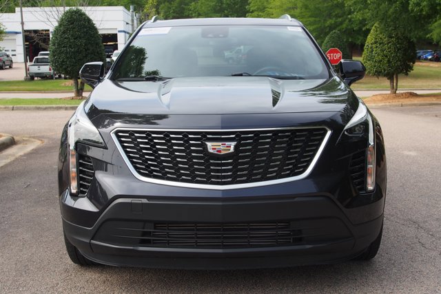 Used 2023 Cadillac XT4 Luxury w/ Cold Weather Package image 2