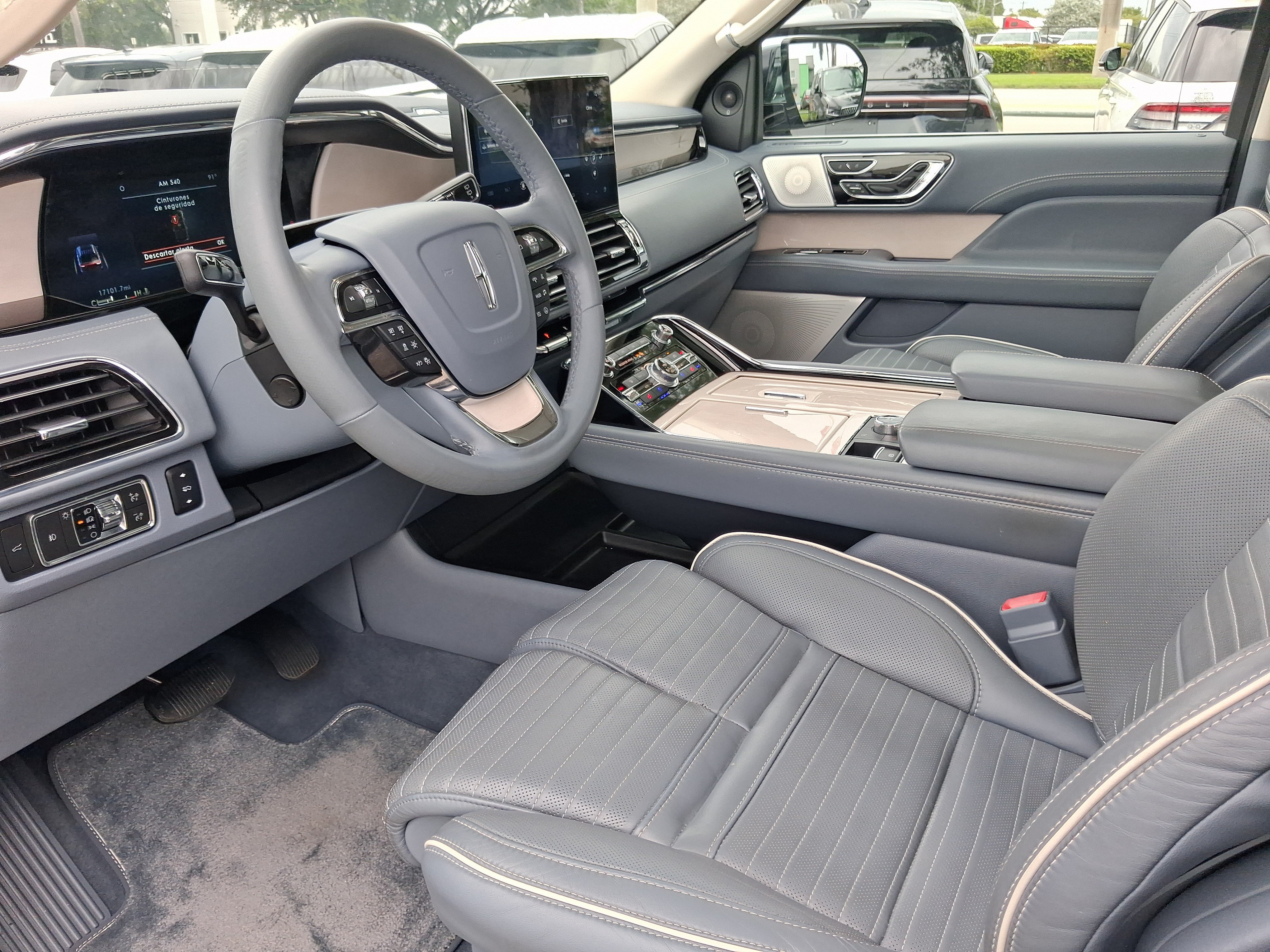 Used 2022 Lincoln Navigator L Black Label AWD/4WD image 10