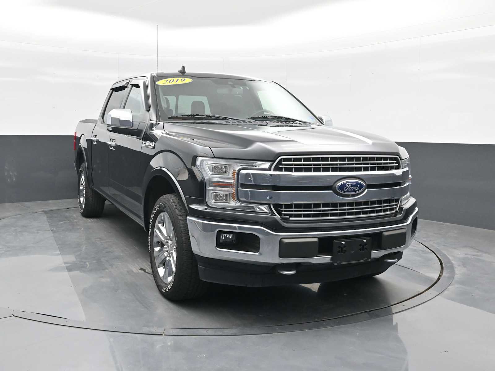Used 2019 Ford F150 Lariat w/ Equipment Group 502A Luxury AWD/4WD image 2