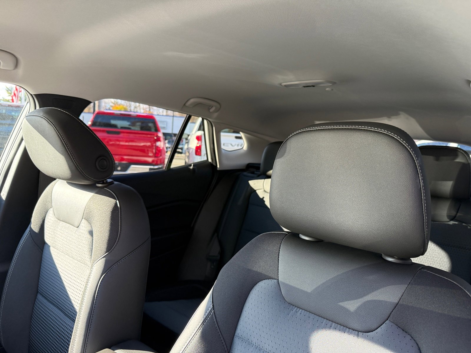 New 2026 Chevrolet Trax LT w/ Driver Confidence Package FWD image 31