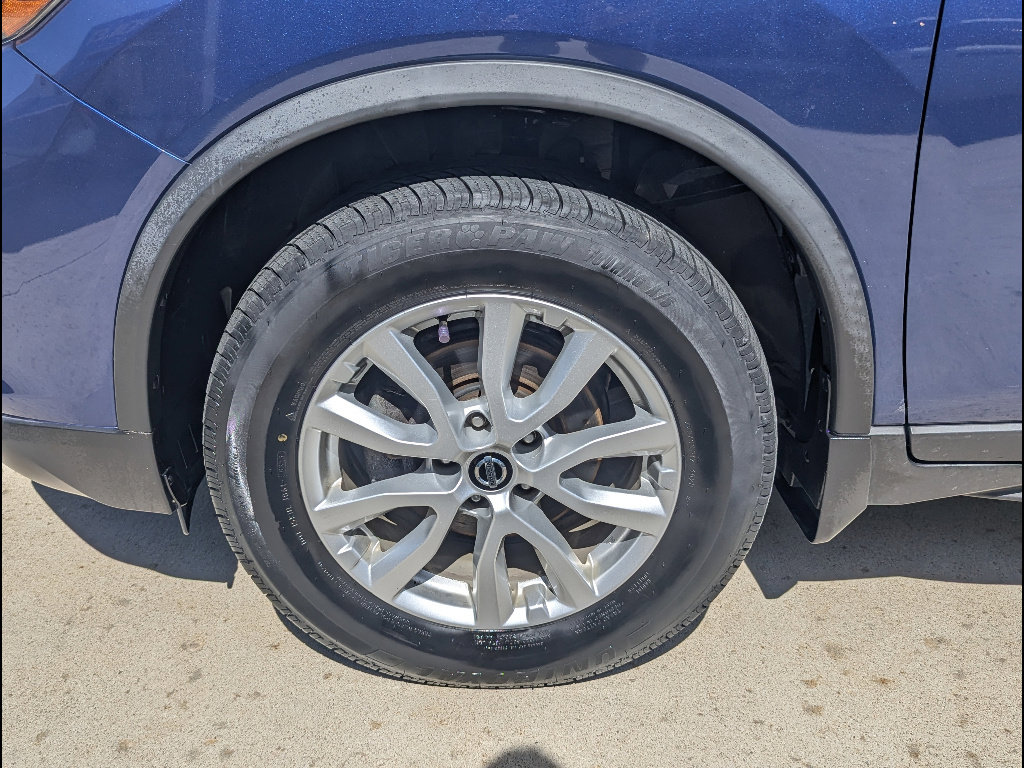 Used 2020 Nissan Rogue S w/ Special Edition Package image 14