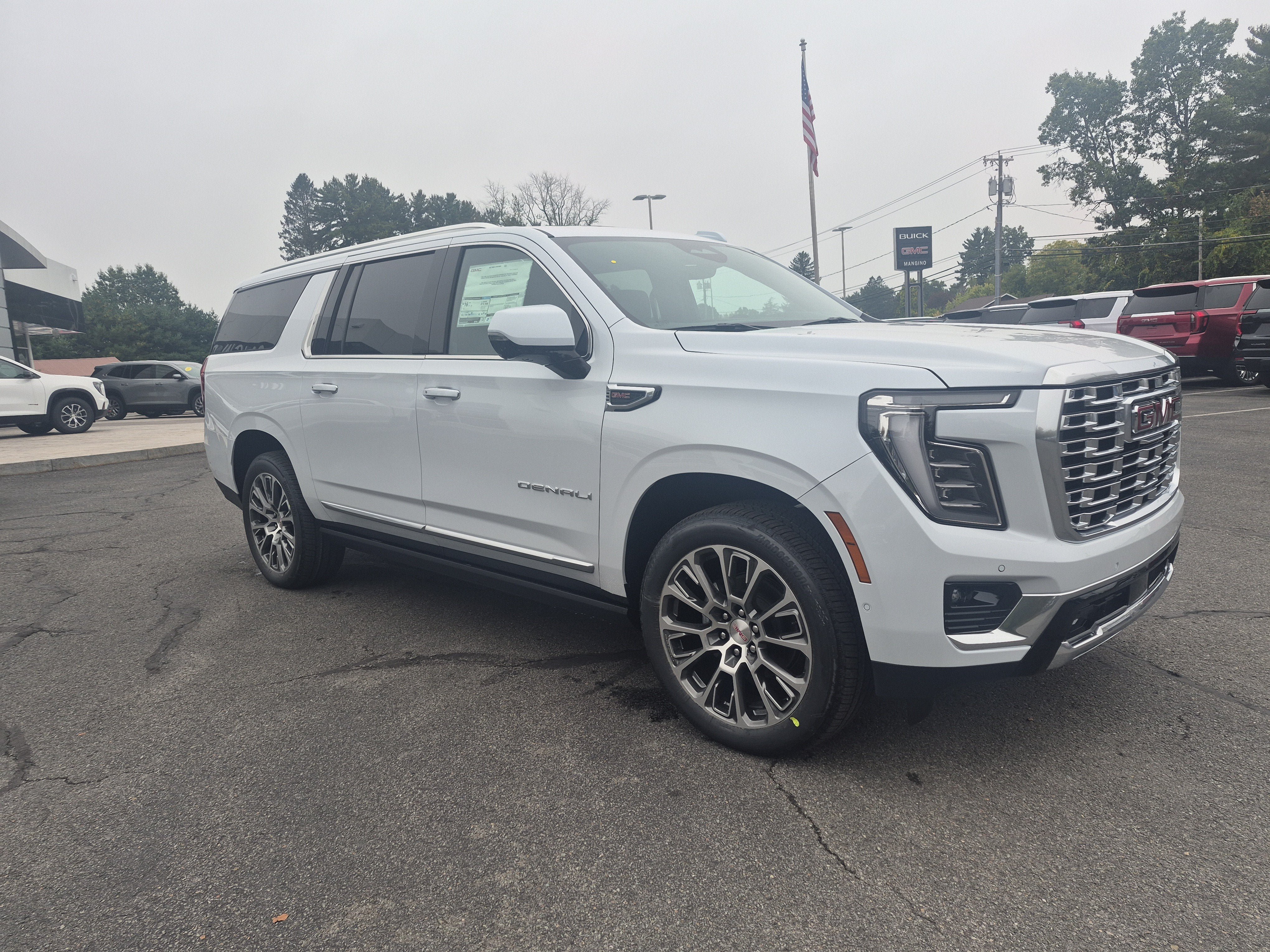 New 2027 GMC Yukon XL Denali w/ Denali Reserve Package AWD/4WD image 7