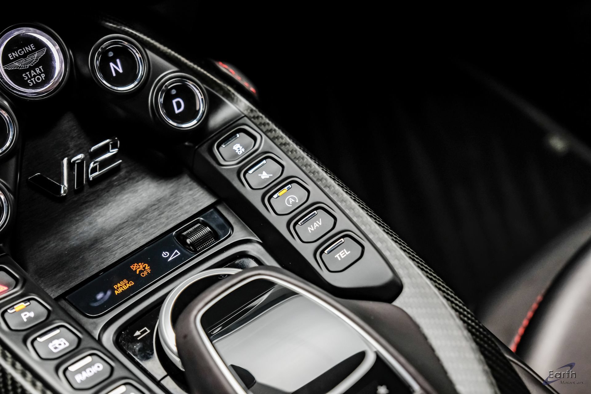 Used 2023 Aston Martin V12 Vantage RWD image 66