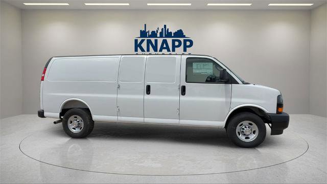 New 2025 Chevrolet Express 2500 Work Van 3D Extended Cargo Van w/ Driver Convenience Package image 6