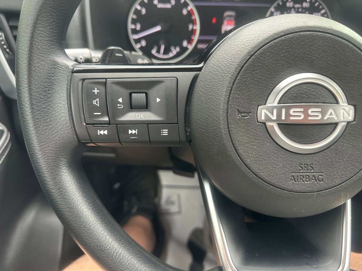 Used 2023 Nissan Rogue SV AWD/4WD image 24