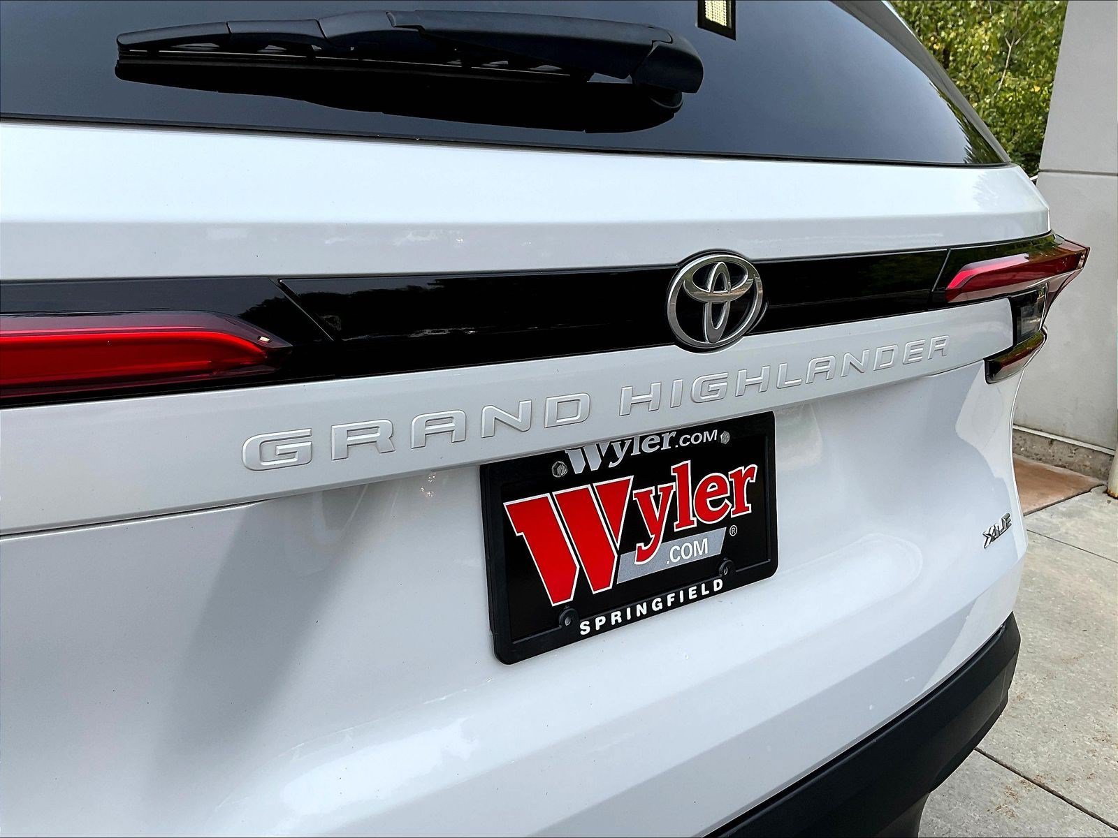 Certified 2024 Toyota Grand Highlander AWD image 24