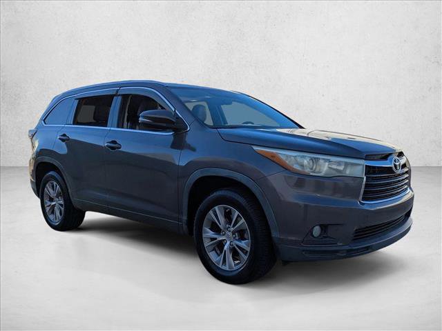 Used 2015 Toyota Highlander XLE image 3