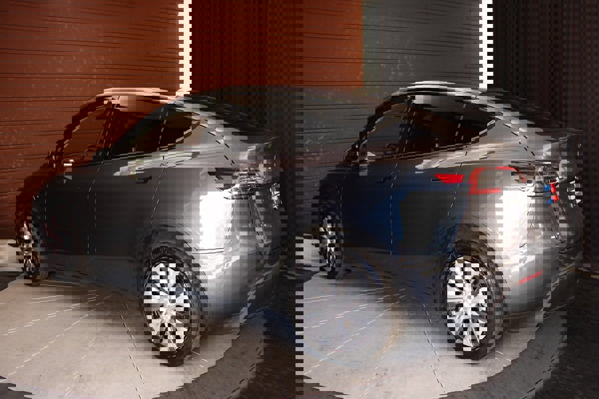 Used 2023 Tesla Model Y Long Range image 46