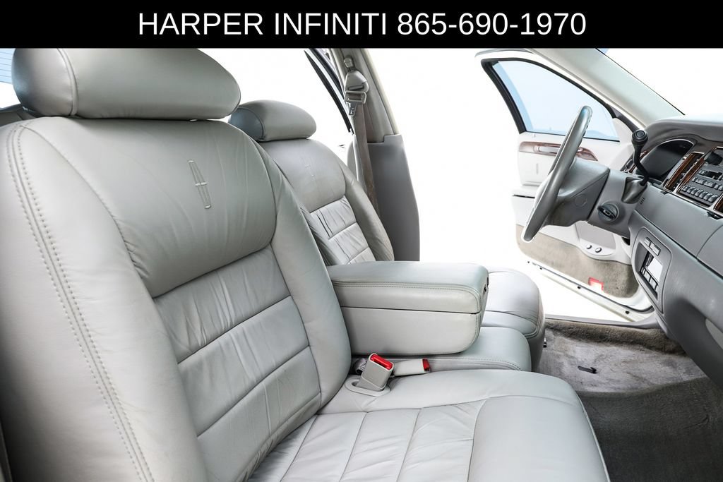 Used 2000 Lincoln Town Car Executive RWD image 67