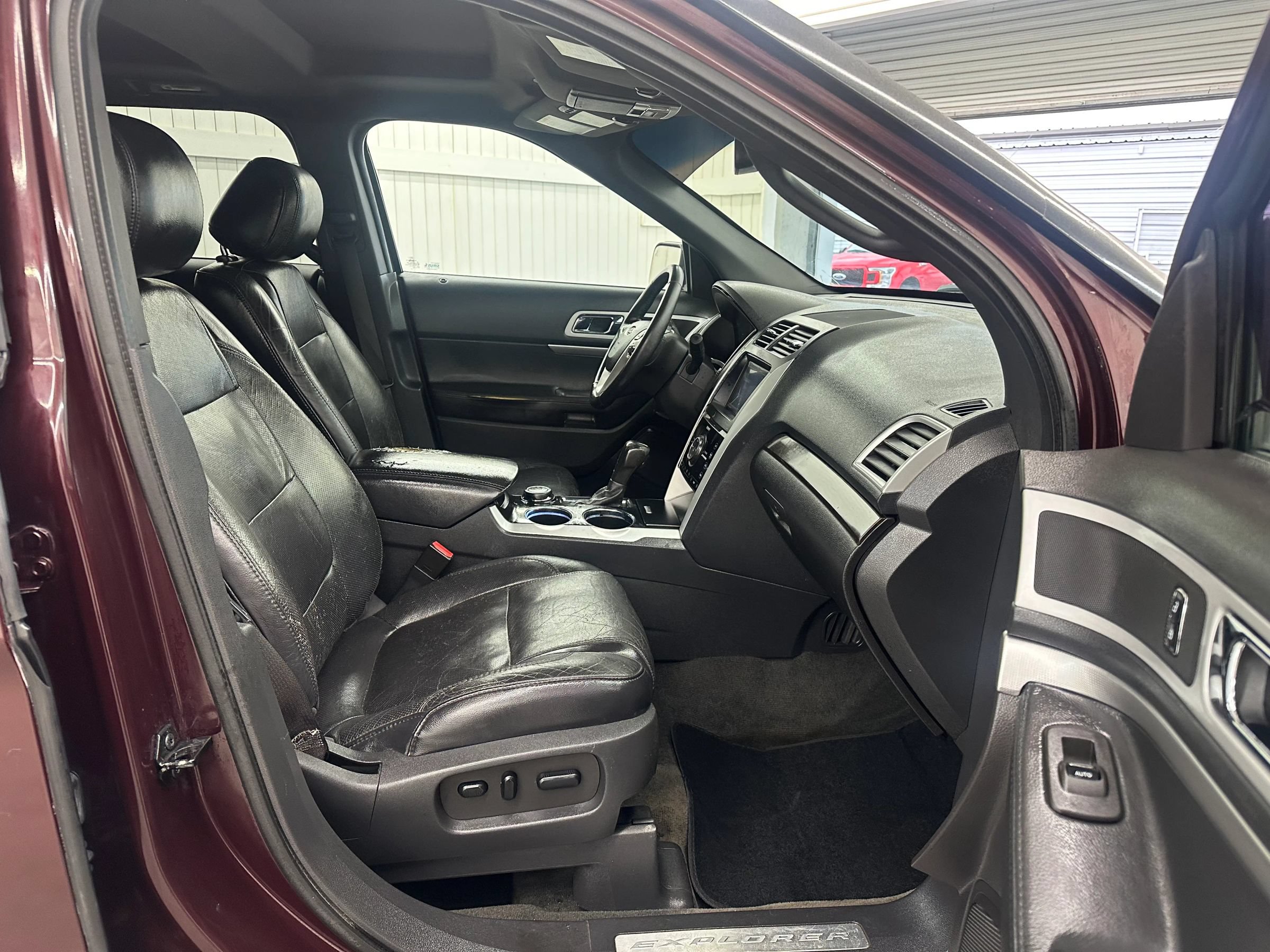 Used 2011 Ford Explorer Limited w/ 301A Rapid Spec Order Code AWD/4WD image 15