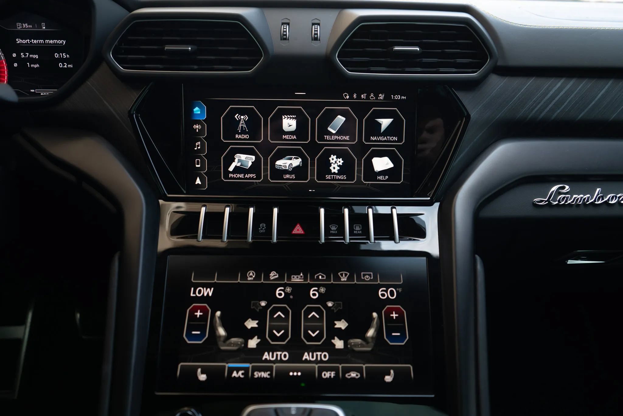 Used 2021 Lamborghini Urus AWD/4WD image 16