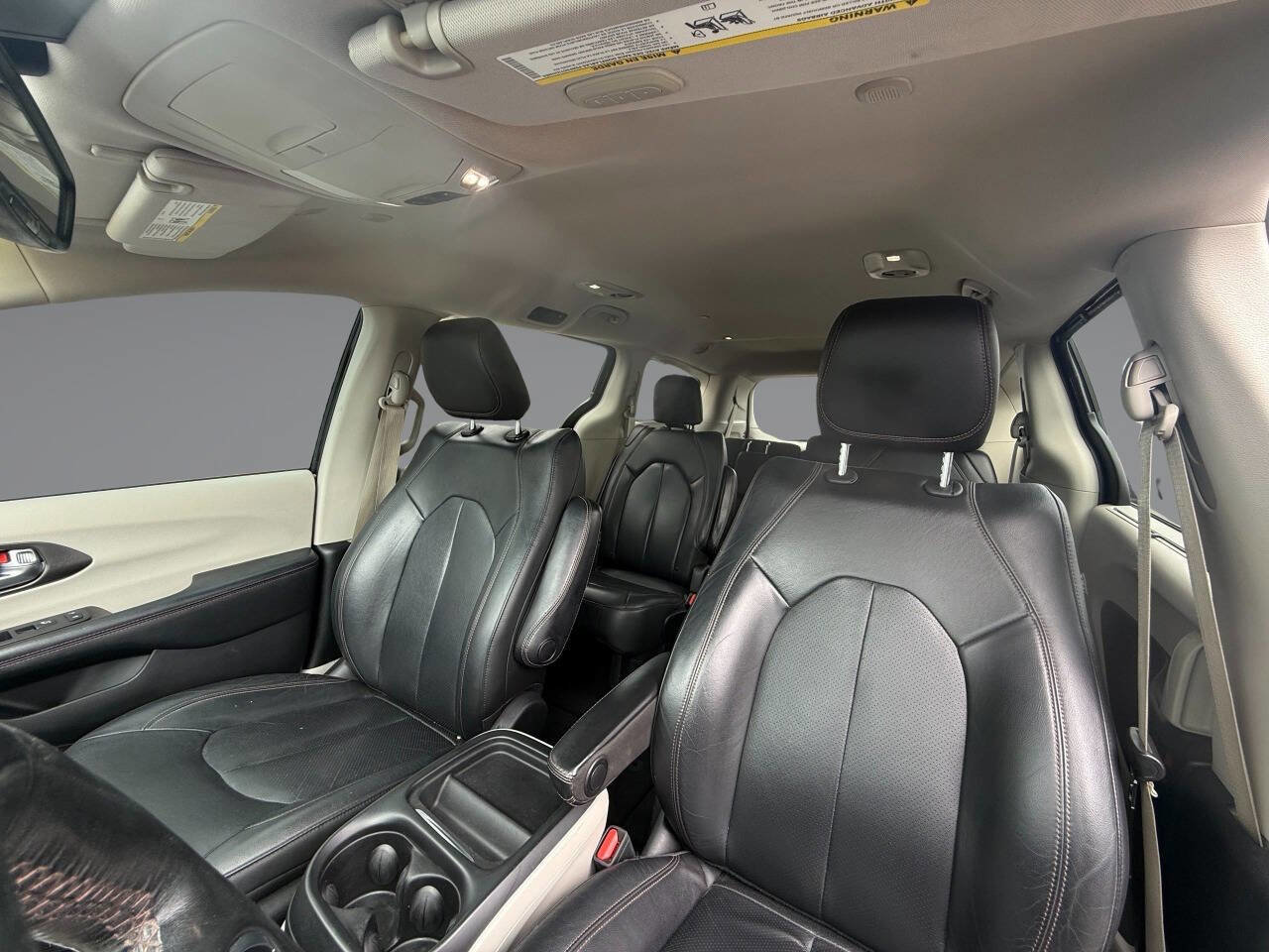 Used 2020 Chrysler Pacifica Touring-L FWD image 12