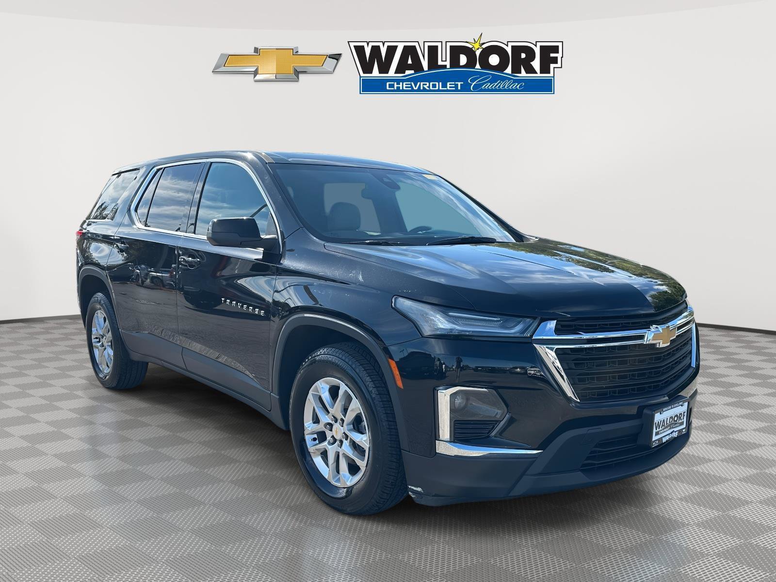 Used 2022 Chevrolet Traverse LS