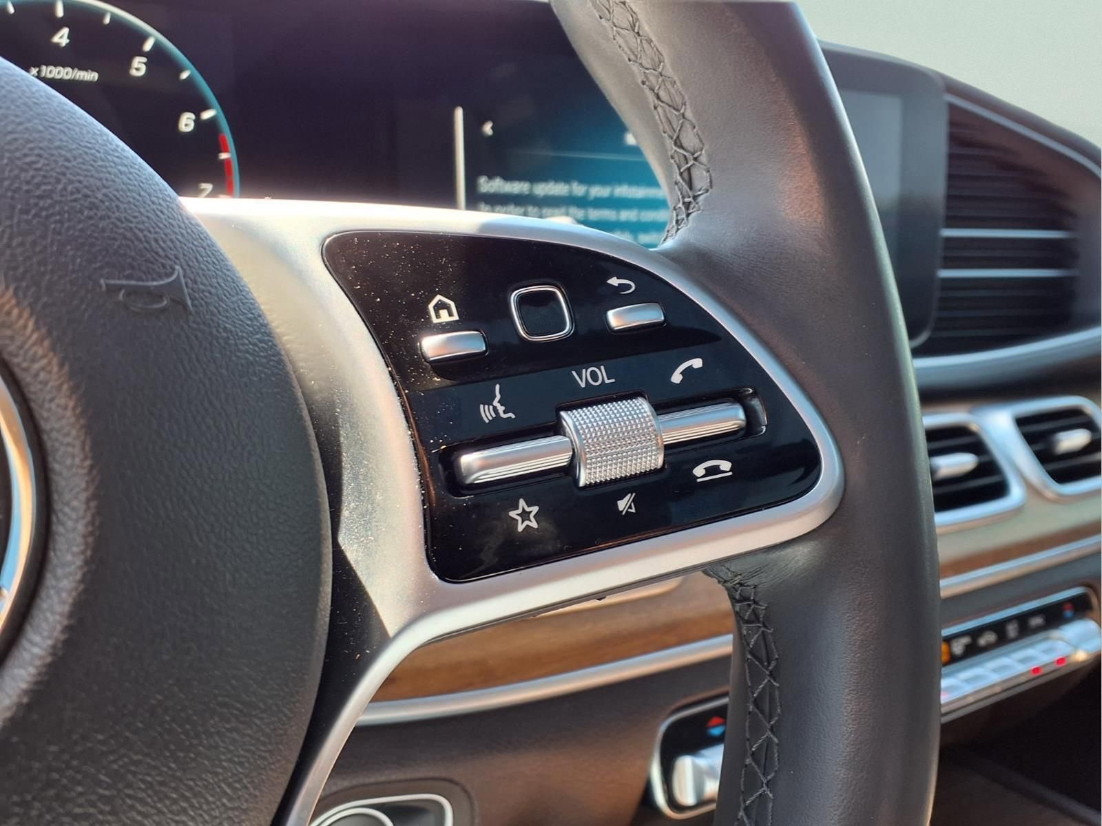 Used 2020 Mercedes-Benz GLE 450 4MATIC image 23