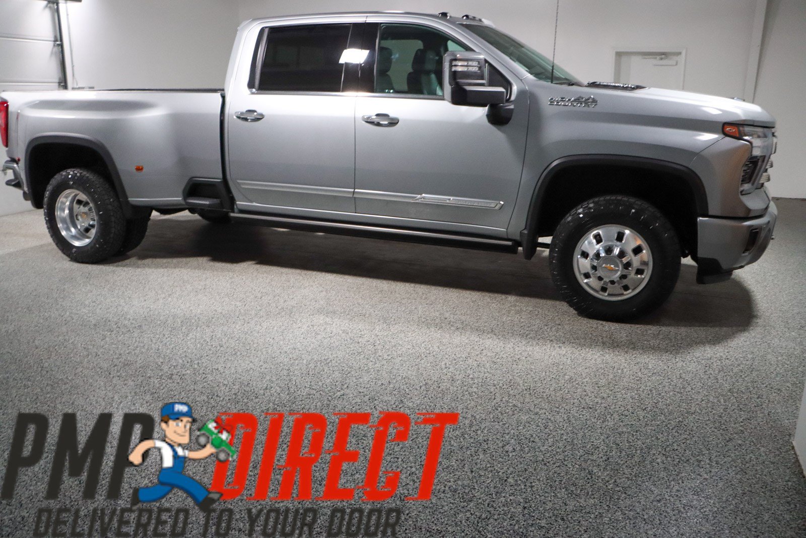 Used 2024 Chevrolet Silverado 3500 High Country w/ High Country Premium Package AWD/4WD image 6