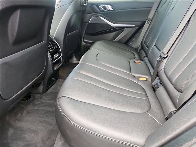Used 2022 BMW X5 sDrive40i w/ Parking Assistance Package image 19