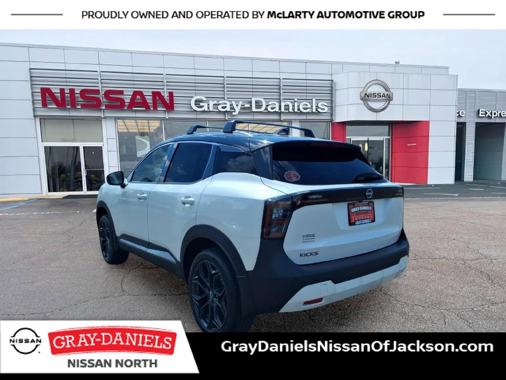 New 2027 Nissan Kicks SR FWD image 5