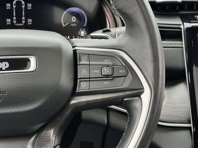 Used 2022 Jeep Grand Cherokee L Limited w/ Luxury Tech Group II image 26