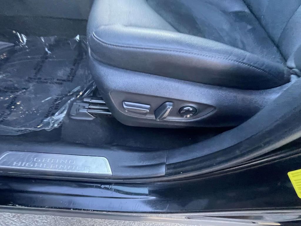 Used 2024 Toyota Grand Highlander AWD Hybrid image 29