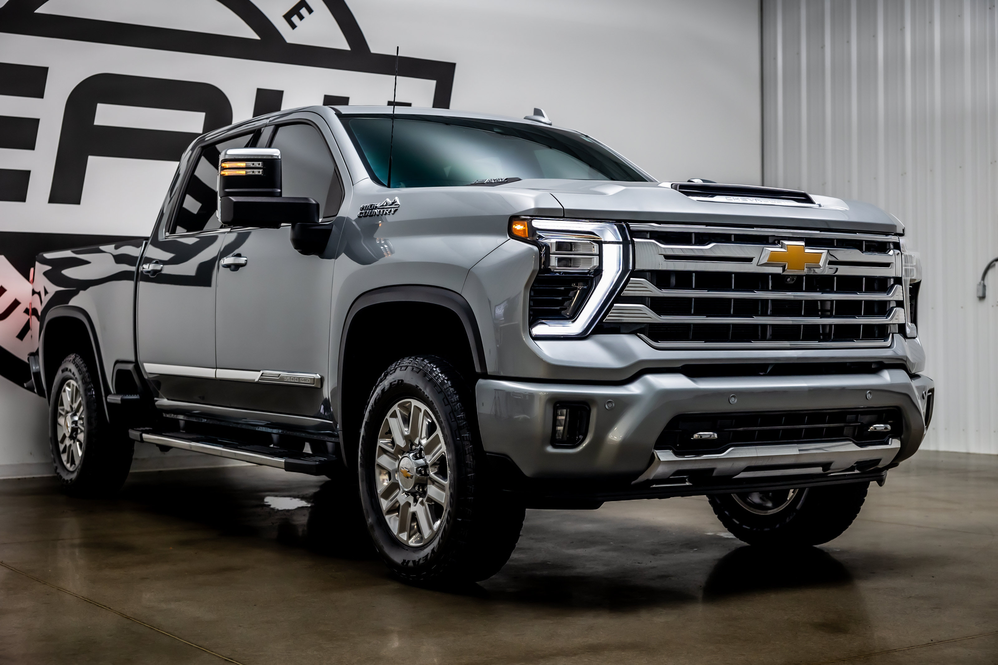 Used 2025 Chevrolet Silverado 3500 High Country w/ Technology Package AWD/4WD image 29