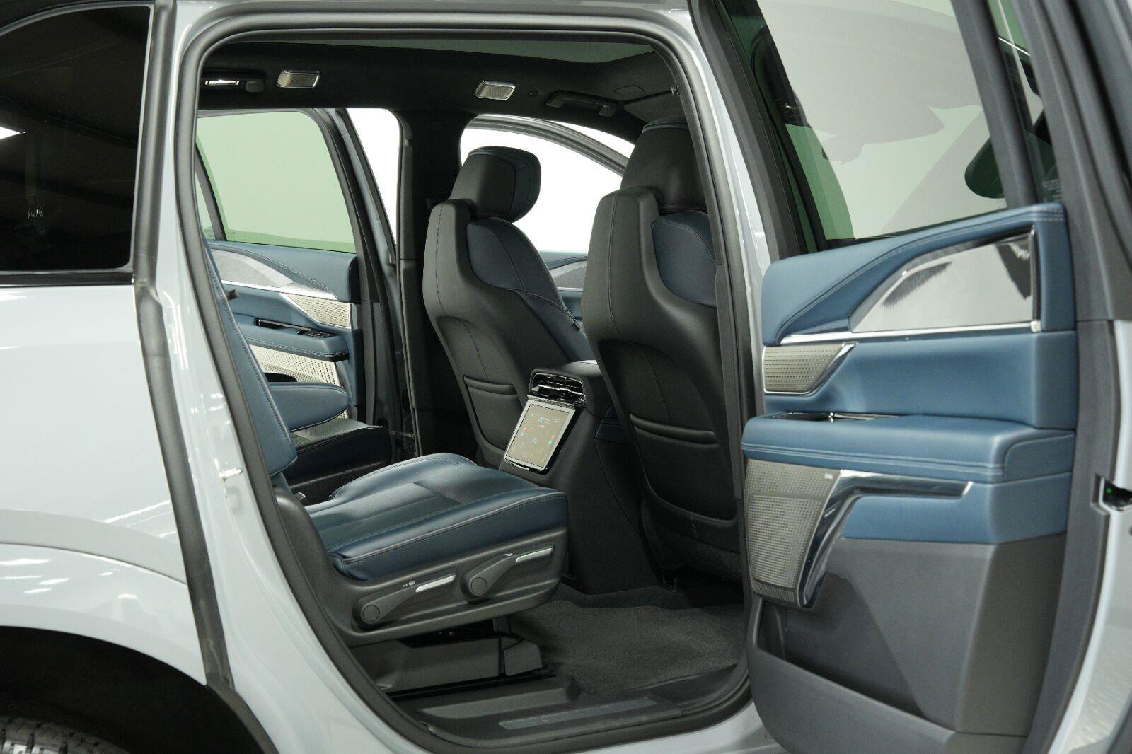 Certified 2026 Cadillac Escalade IQ Sport 2 AWD/4WD image 13