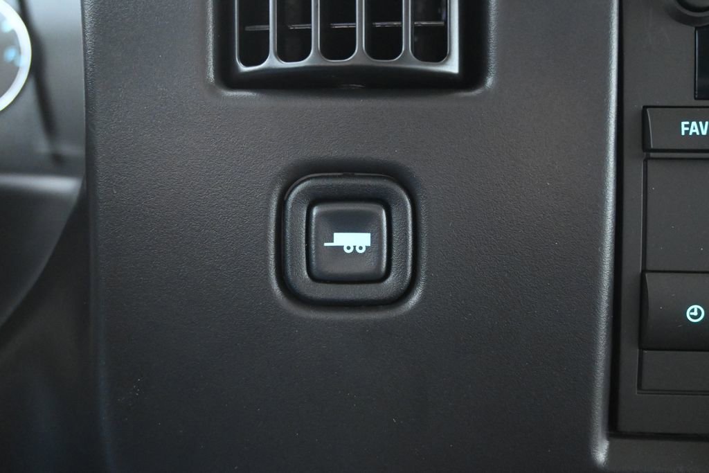 New 2026 Chevrolet Express 3500 image 29