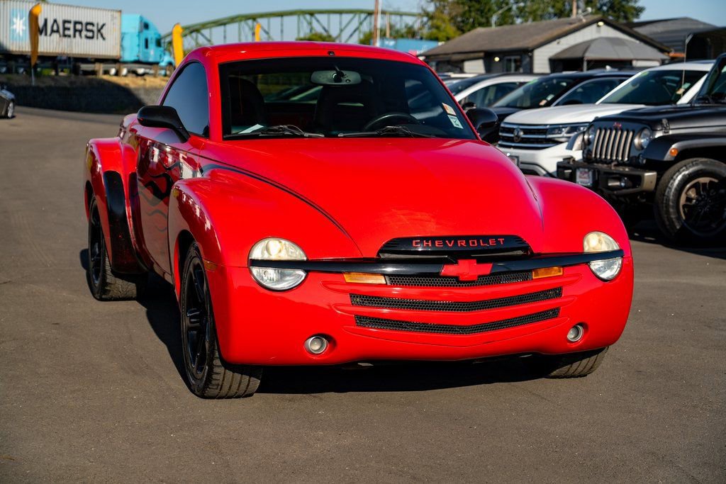 Used 2003 Chevrolet SSR w/ Preferred Equipment Group image 2